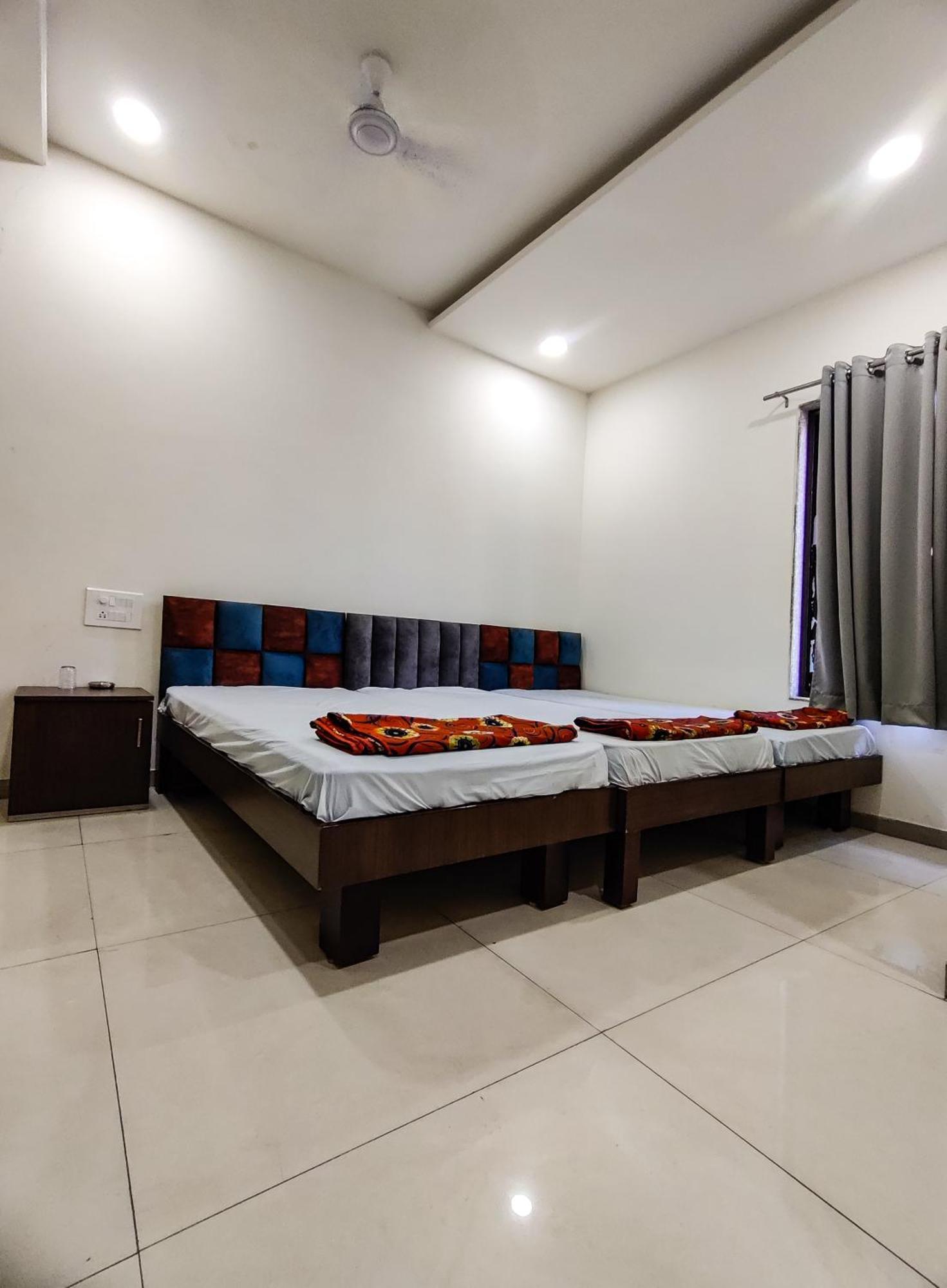 Basera AC DORMITORY&ROOMS Nagpur Buitenkant foto