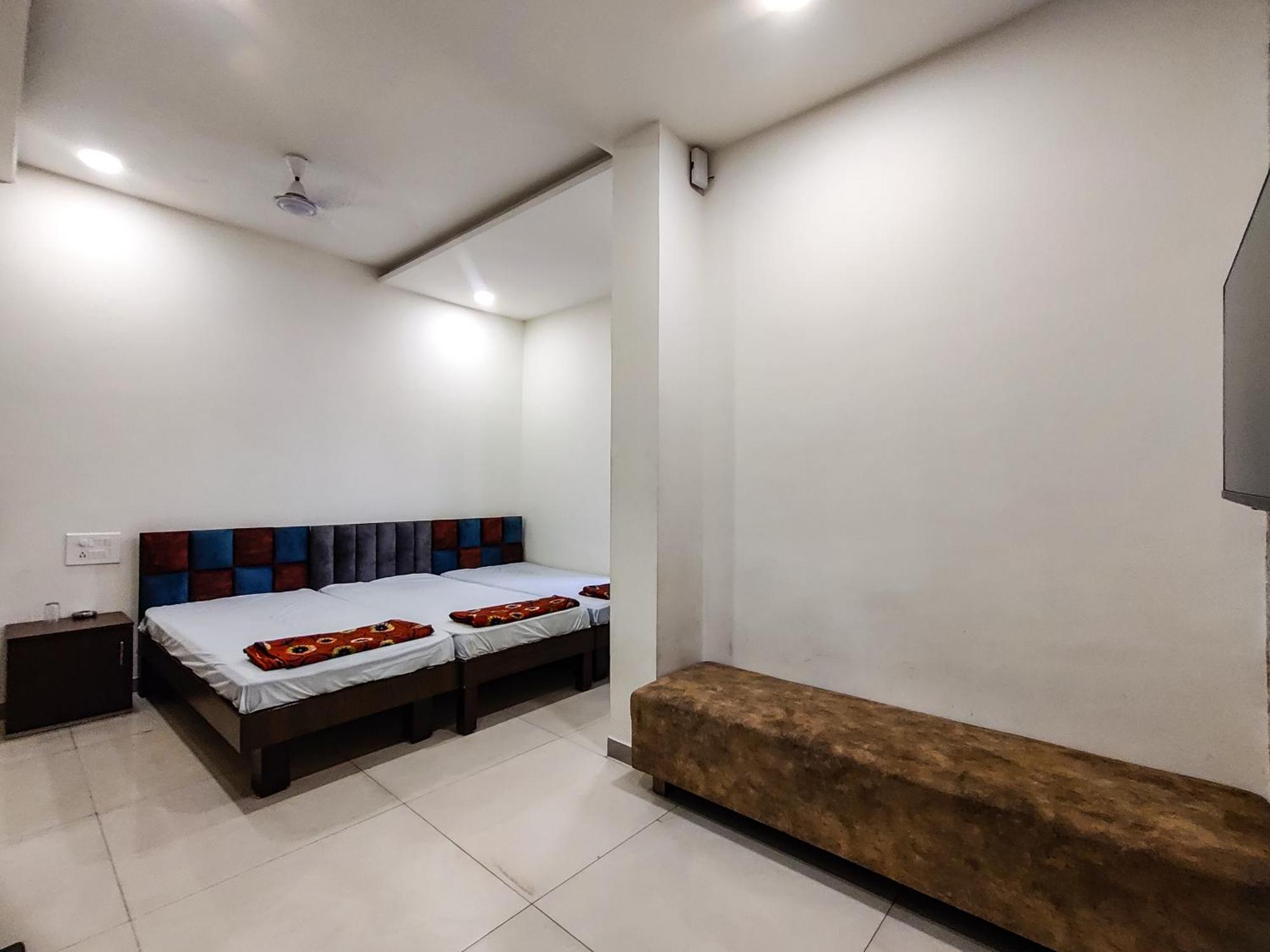 Basera AC DORMITORY&ROOMS Nagpur Buitenkant foto