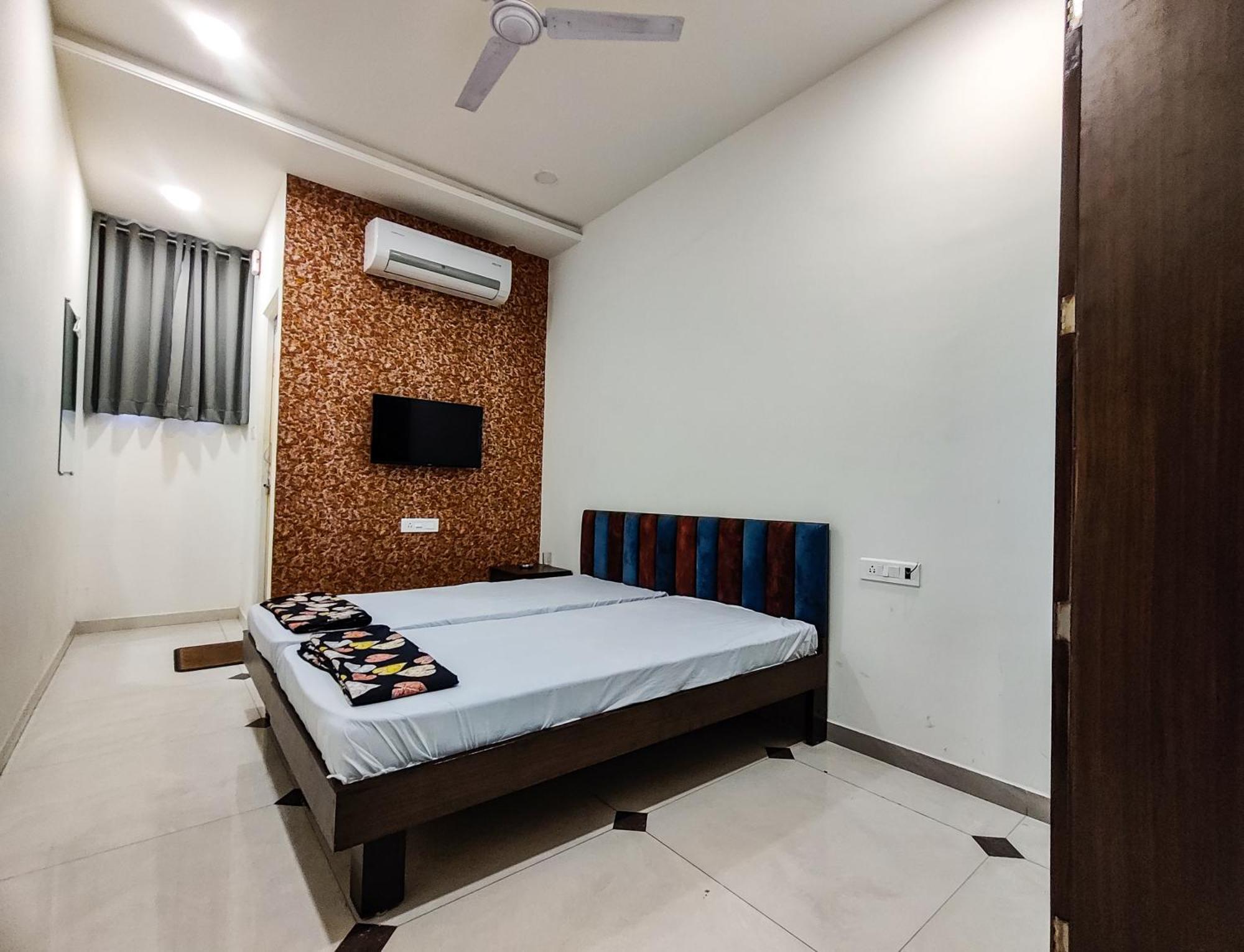 Basera AC DORMITORY&ROOMS Nagpur Buitenkant foto